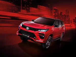 Toyota Fortuner Tampil Lebih Ganas, Tenaganya Makin Buas