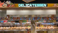 Kalau ini area Delicatessen yang menawarkan aneka yakitori dan tempura. Tersaji hangat-hangat, pasti bikin ngiler ya?