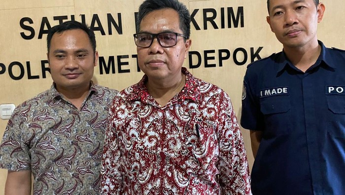 Wakasatreskrim Polres Depok AKP Nirwan  (tengah)-(Devi/detikcom)