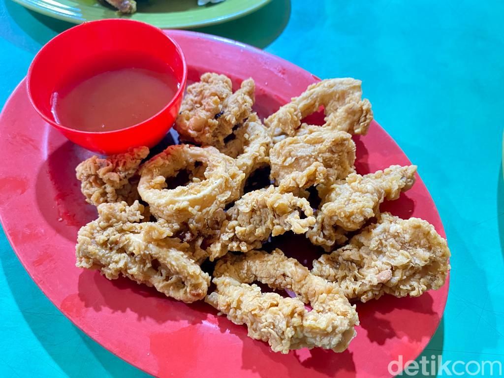 Warung Kita 38 : Huaah! Pedas Enak Ayam Goreng dan Teri Sambal Pecok