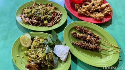 Pedas Menyengat, Ayam Goreng dan Teri Sambal Pecok di Mangga Besar