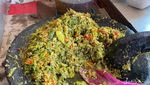 Pedas Menyengat, Ayam Goreng dan Teri Sambal Pecok di Mangga Besar