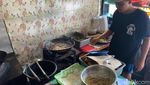 Pedas Menyengat, Ayam Goreng dan Teri Sambal Pecok di Mangga Besar
