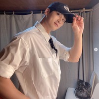 Menurut laporan Dispatch, Ahn Bo Hyun sering mendatangi apartemen Jisoo BLACKPINK sejak bulan Mei. Bintang Yumi’s Cells itu akan membawakan makanan dan mengantar Jisoo pulang dari kegiatannya.Foto: dok. Instagram @bohyunahn