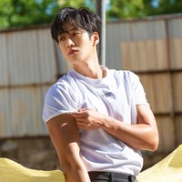 Setelah terungkap jadi pacar Jisoo BLACKPINK, jumlah followers Instagram Ahn Bo Hyun pun meningkat dalam sekejap. Dari semula 3,7 juta menjadi 4,4 juta followers. Foto: dok. Instagram @bohyunahn