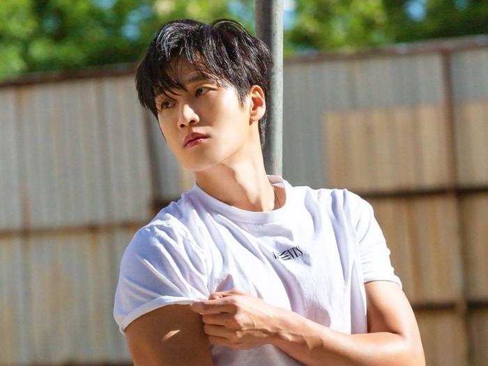 Ahn Bo Hyun, Pacar Jisoo BLACKPINK, Disorot Sixpack Pernah Jadi Kuli Bangunan