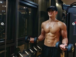 7 Foto Ahn Bo Hyun, Pacar Jisoo BLACKPINK, Disorot Sixpack Pernah Jadi Kuli