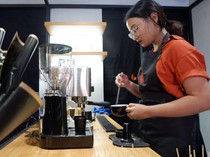 Ini Tempat Ngopi Asyik di Bandung, Ada Barbershopnya Juga