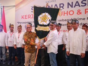 Anwar Sanusi Lantik Pengurus Kagama Sulteng, Kendari & Buton