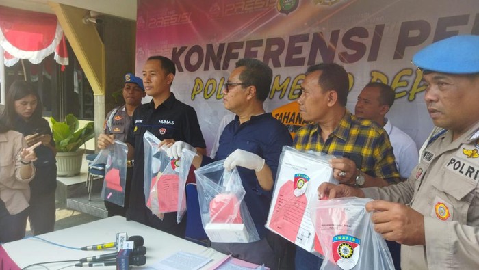 Barang bukti kasus pembunuhan mahasiswa UI di Depok (Kurniawan-detikcom)