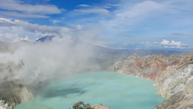 Blue Fire di kawah Ijen