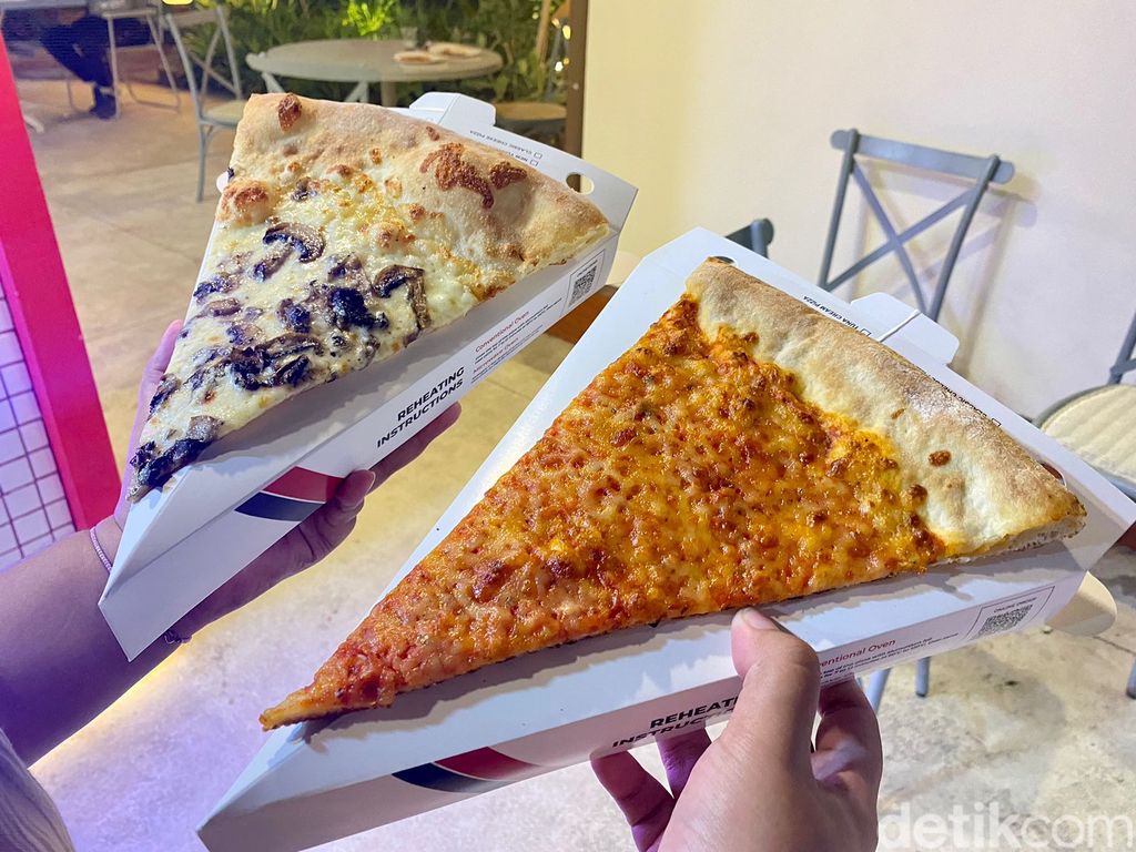 Di Aloha Bisa Wisata Pantai Pasir Putih Sambil Jajan Pizza dan Giant Squid