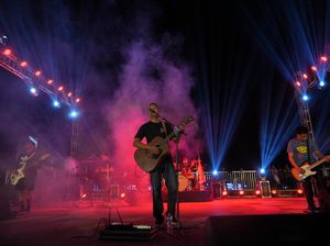 Meriahnya Festival Musik Terapung dan Perahu Rakit di Rowo Jombor Klaten