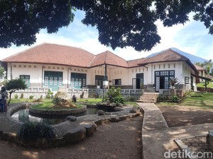 Menguak Sosok Jasitem Janda Jelita Pemikat Meneer Belanda