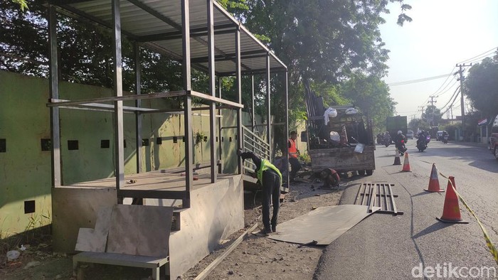 Halte Trans Jatim Mojokerto-Surabaya di Sidoarjo