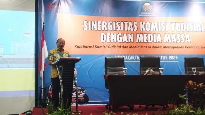 Ketua KY Amzulian Rifai (Belia-detikcom)