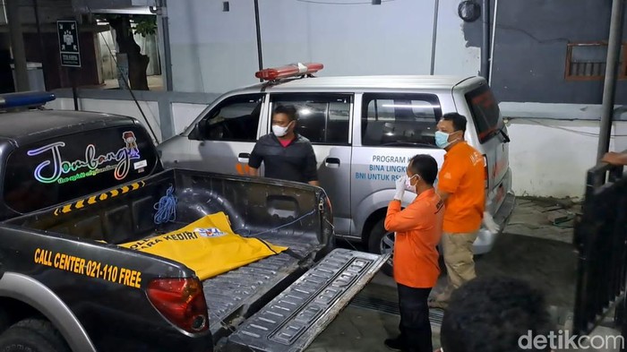 Mayat korban mutilasi tiba di RSUD Jombang
