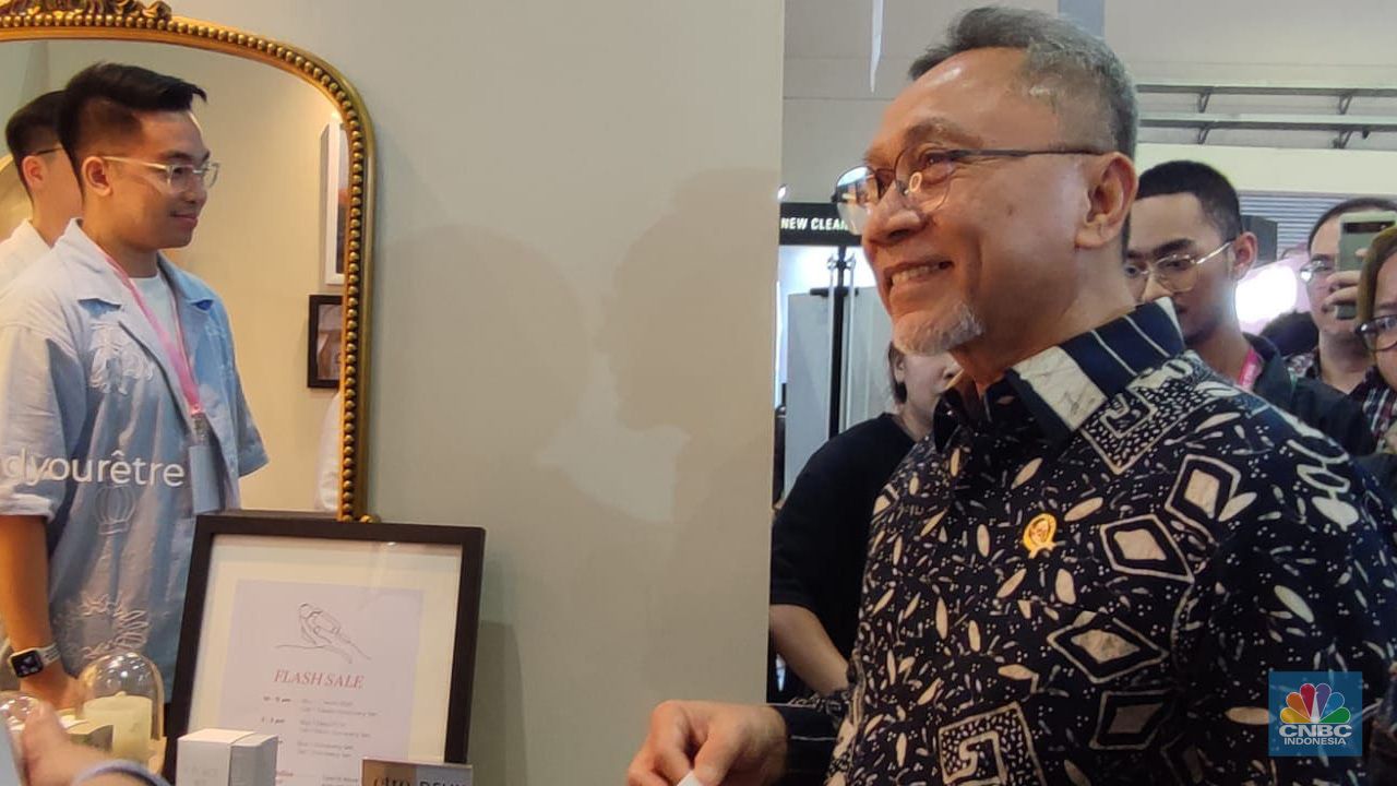 Menteri Perdagangan Zulkifli Hasan di Jakarta x Beauty 2023. (CNBC Indonesia/Maesaroh)