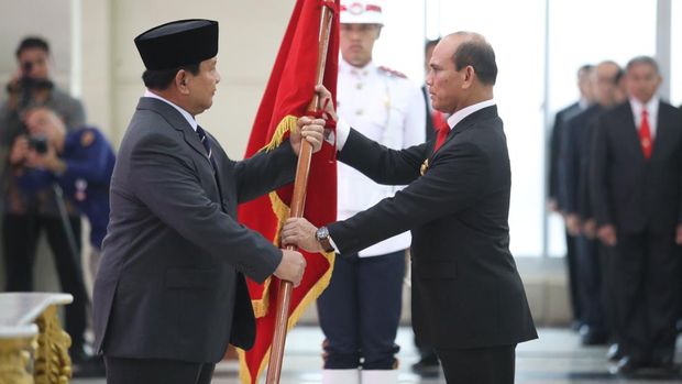 Menteri Pertahanan Prabowo Subianto melantik Rektor Universitas Pertahanan RI (Unhan RI) baru Mayjen TNI Jonni Mahroza. (dok.ist)