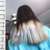 Ingin cat rambut gaya ombre balayage, tapi hasilnya justru rambutnya terlihat seperti tercelup cairan bleaching. Foto: Dok. Reddit