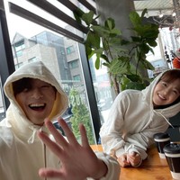 Park Seo Joon dan Park Bo Young membuat penggemar baper dengan chemistry-nya dalam film Concrete Utopia.Foto: Instagram