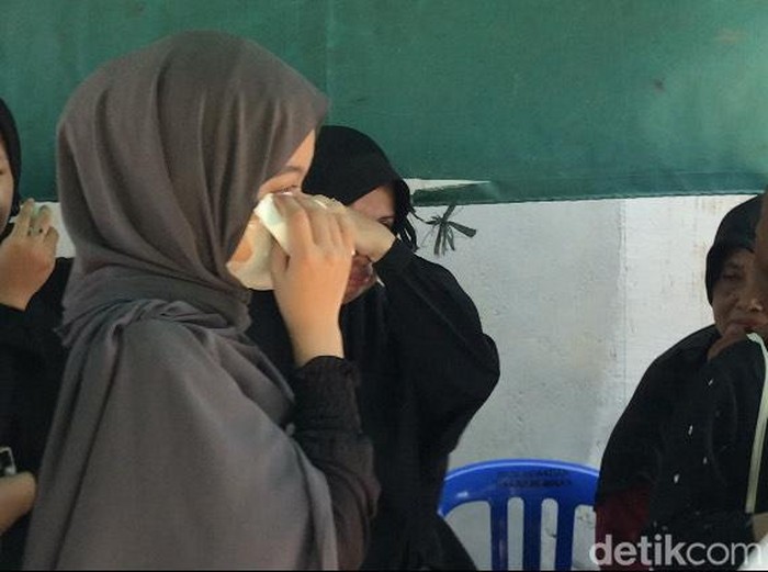 Pemakaman Redho Tri Agustian, korban mutilasi, di TPU Ampui Pangkalpinang.