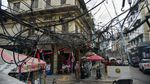 Penampakan Kabel Semrawut yang Hiasi Jalanan di Medan