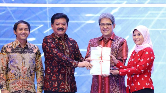 Penyerahan sertifikat HPL untuk lahan di kawasan IKN.