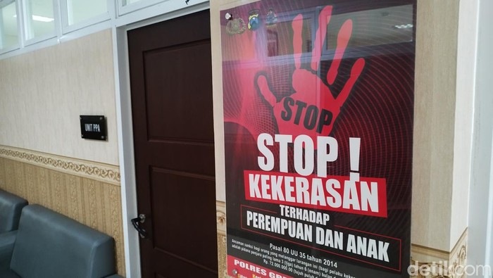 Ruangan Unit PPA Satreskrim Polres Gresik tempat pemerkosa siswi di Gresik diperiksa.