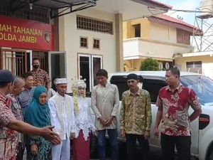 Momen Haru Tahanan Jambi Nikah, Usai Ijab Kabul Kembali ke Sel