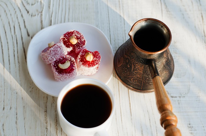 5 Fakta Metode Ibrik, Teknik Menyeduh Kopi Pertama di Dunia Asal Turki