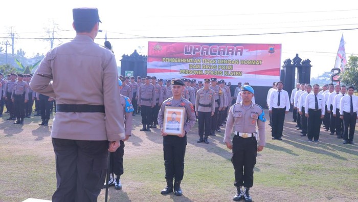 Upacara PTDH digelar di Mapolres Klaten, Sabtu (5/8/2023).