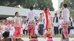 Aksi Menteri hingga Wakil Kedubes Lenggak-lenggok di Istana Berkebaya