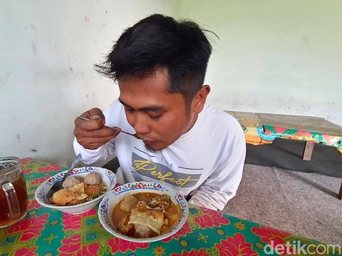 Bakso pecel di Pacet Mojokerto yang unik tapi enak