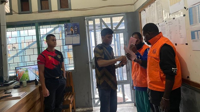 Dua anggota KKB dilimpahkan ke Kejari Wamena.
