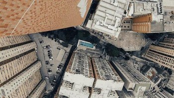 Duduk santai di balkon Foto: Reddit via Boredpanda 