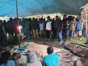 Suami di Wamena Diduga Bunuh Istri, Keluarga Bakar Rumah Pelaku