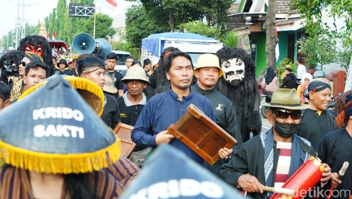 Kesenian dongkrek Madiun