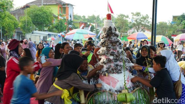 Kesenian dongkrek Madiun