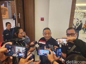 Ini Alasan Relawan Jokowi Tolak Permintaan Maaf Rocky Gerung