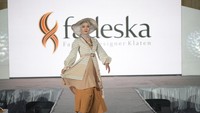 Melalui desain fashion, para desainer berupaya membawa potensi lokal batik dan lurik Klaten bersaing di kancah nasional hingga internasional. Foto: Pemkab Klaten.