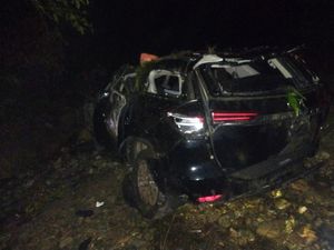 Kronologi Kecelakaan Maut Mobil Bawa Sekeluarga Terjun ke Jurang di Toba