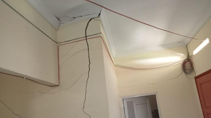 Kondisi rumah warga retak akibat gempa Sigi, Sulteng.