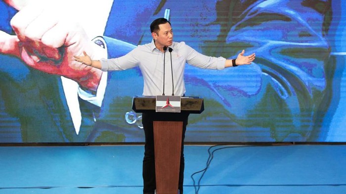 Momen AHY-Anies Terima Curhatan Warga Bandung