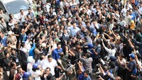 Kepada ribuan warga Bandung yang memadati Gedung Sabuga, AHY juga memperkenalkan Bakal Calon Presiden dari Koalisi Perubahan Anies Baswedan yang ikut menghadiri acara dialog. Selain para kader, dialog ini dihadiri pula oleh komunitas petani, nelayan, pekerja honorer, perawat, dan pelaku UMKM.