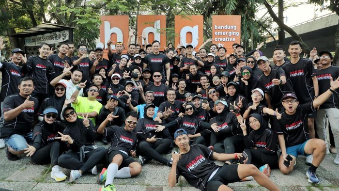 Momen AHY Jogging di Bandung Ajak Anak Muda Hidup Sehat Ketum Partai Demokrat Agus Harimurti Yudhoyono (AHY) olahraga di kawasan CFD Bandung. AHY menekankan bagi anak muda pentingnya menyempatkan berolahraga.
