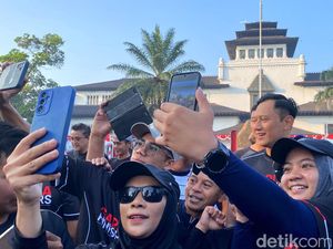Menikmati Indahnya Bandung dengan Cara Berbeda Ala AHY