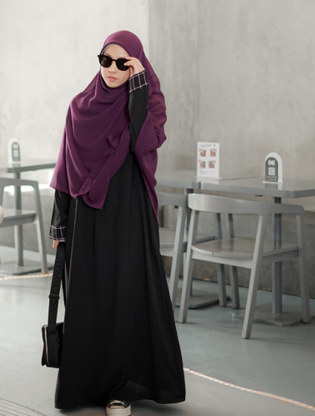 Natasha Rizky memang baru belajar bermain tenis. Ia pun belajar dengan pelatih pribadi agar bisa menguasai olahraga tenis.  Foto: Dok. Instagram @natasharizkynew