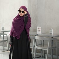 Natasha Rizky memang baru belajar bermain tenis. Ia pun belajar dengan pelatih pribadi agar bisa menguasai olahraga tenis.  Foto: Dok. Instagram @natasharizkynew