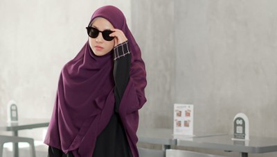 7 Potret Natasha Rizky Main Tenis dengan Gaya Hijab Syari, Banjir Pujian